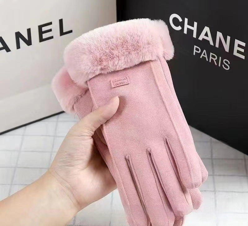Cozy Velvet Gloves For Women